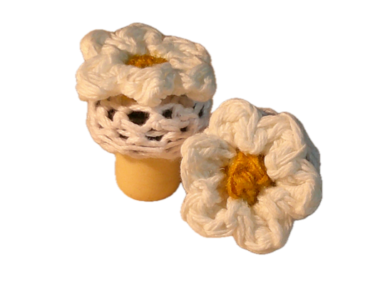Crochet "Daisy" Flower Bottle Stopper | Handmade | Seasonal Spring Decoration